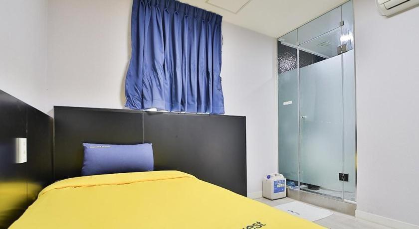 Ekonomy Hotel Nampo Busan Exteriör bild