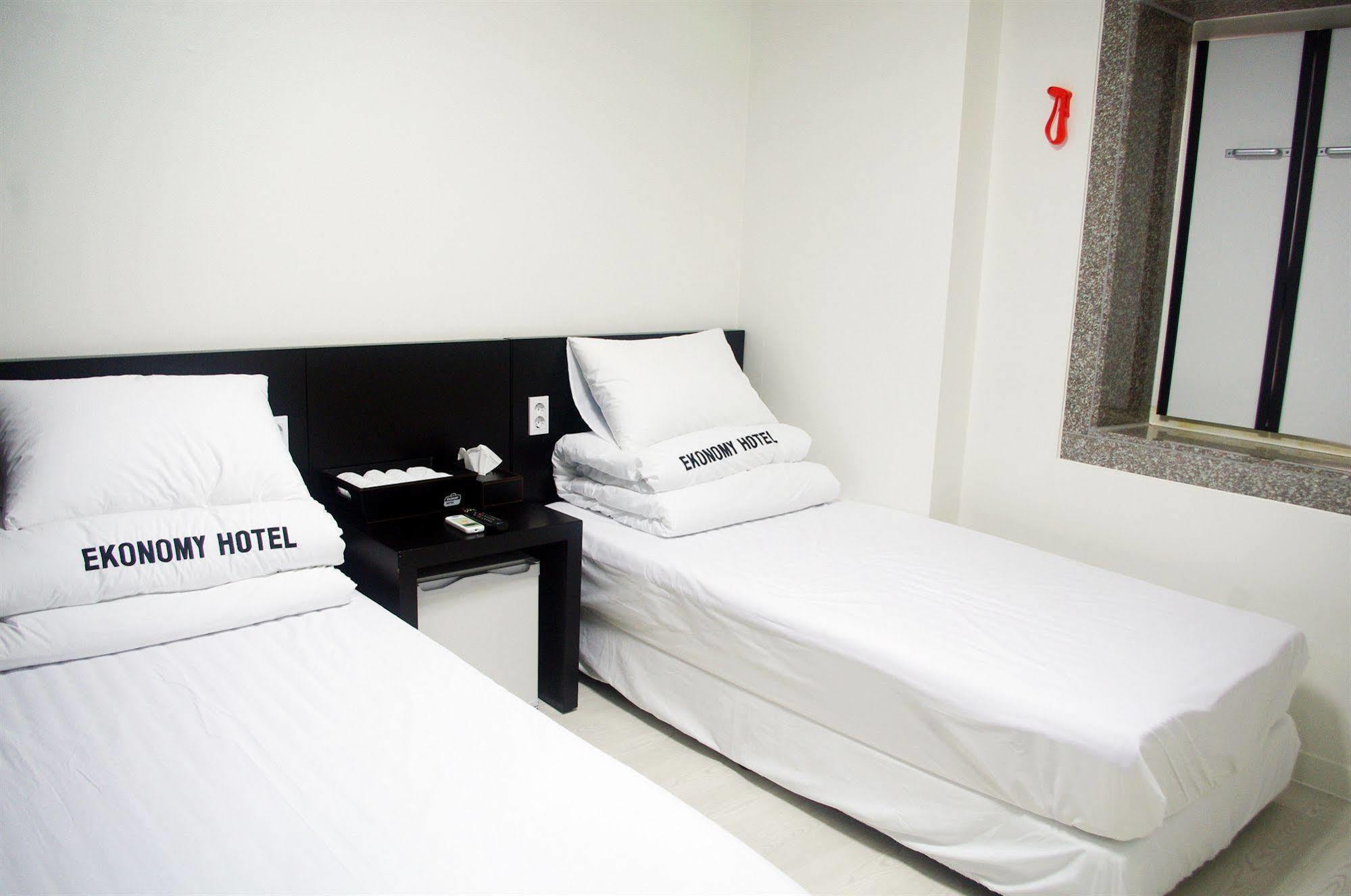 Ekonomy Hotel Nampo Busan Exteriör bild